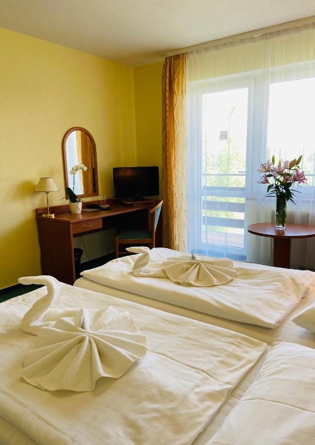 Garni Hotel Pyramida เคบ ภายนอก รูปภาพ