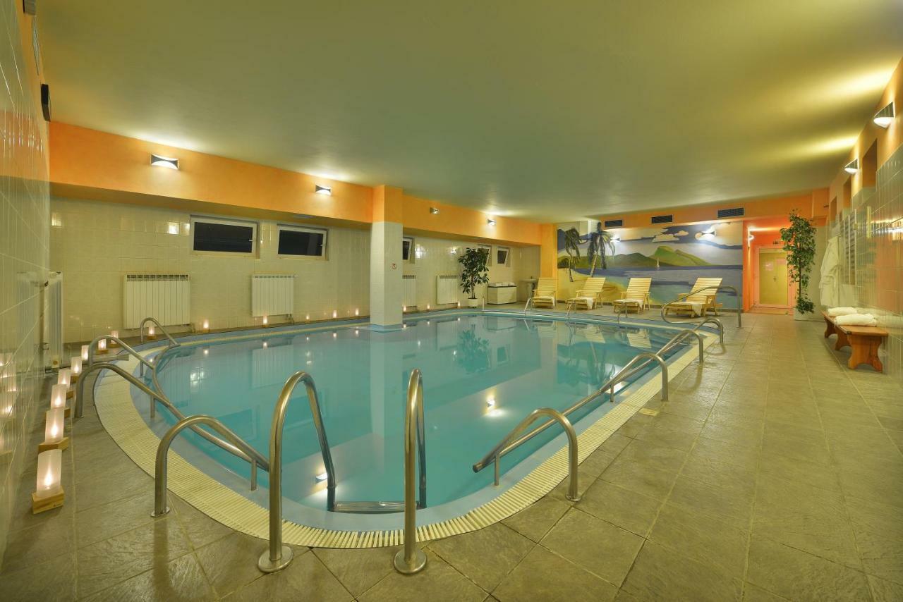 Garni Hotel Pyramida เคบ ภายนอก รูปภาพ